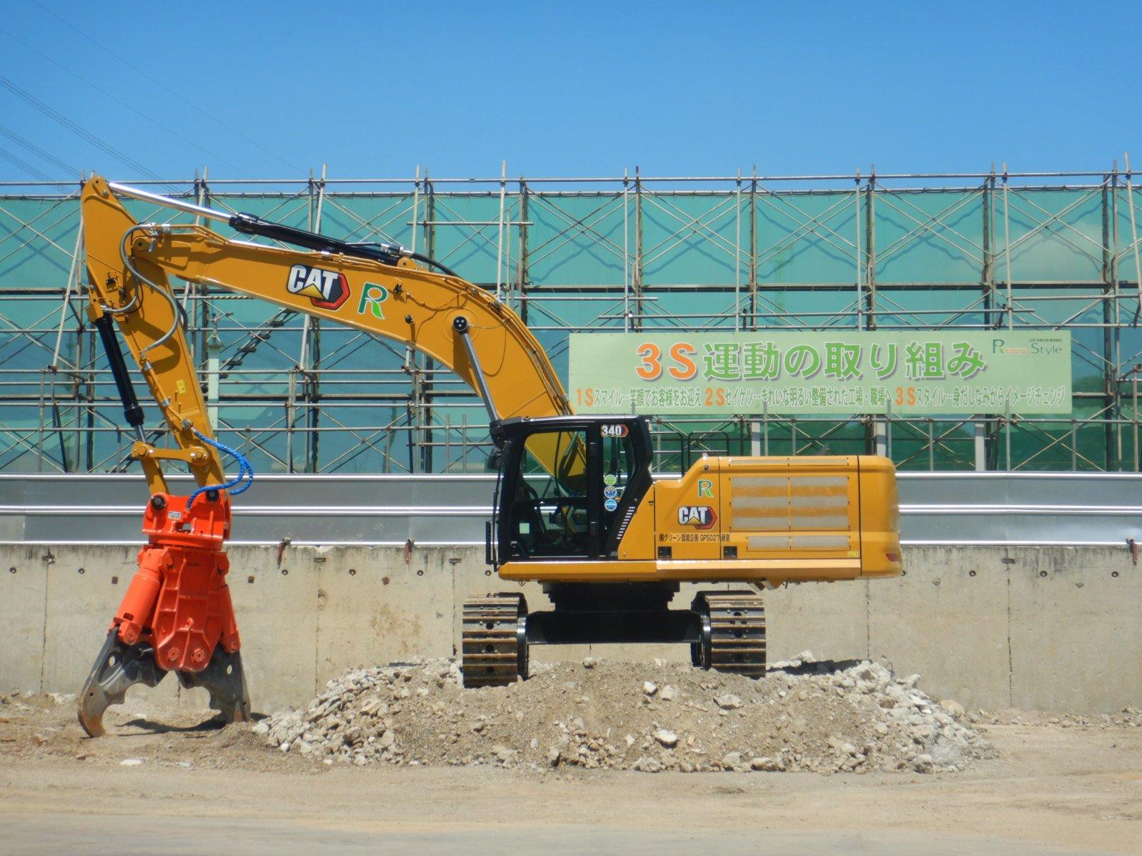 マルチビュー(360°)カメラの導入
（バックホー CAT340,323,320）